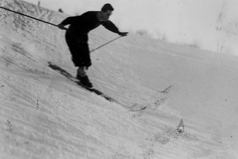Emilio Pucci MA ’37 on the slopes of Mount Hood in 1937.