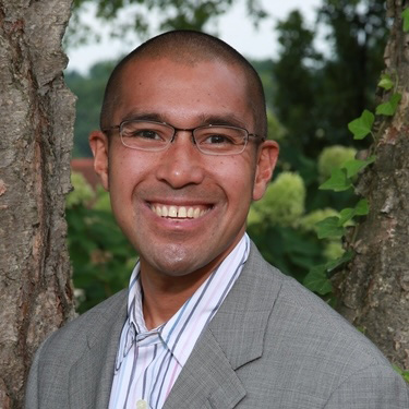 Photo portrait of Earl Macam.