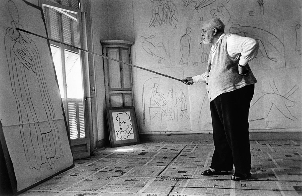 Henri Matisse in his studio (Robert Capa, 1949)