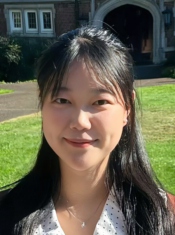 A photo portrait of Language Scholar Xue Deng.
