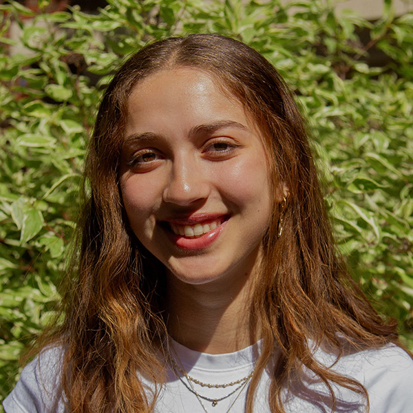 Student profile photo of Leila Menezes.