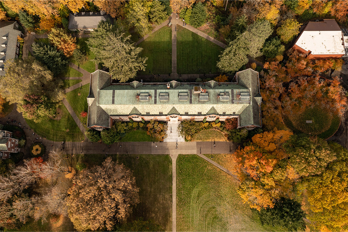 Reed Early Financial Aid Offers Break Down Barriers for Applicants