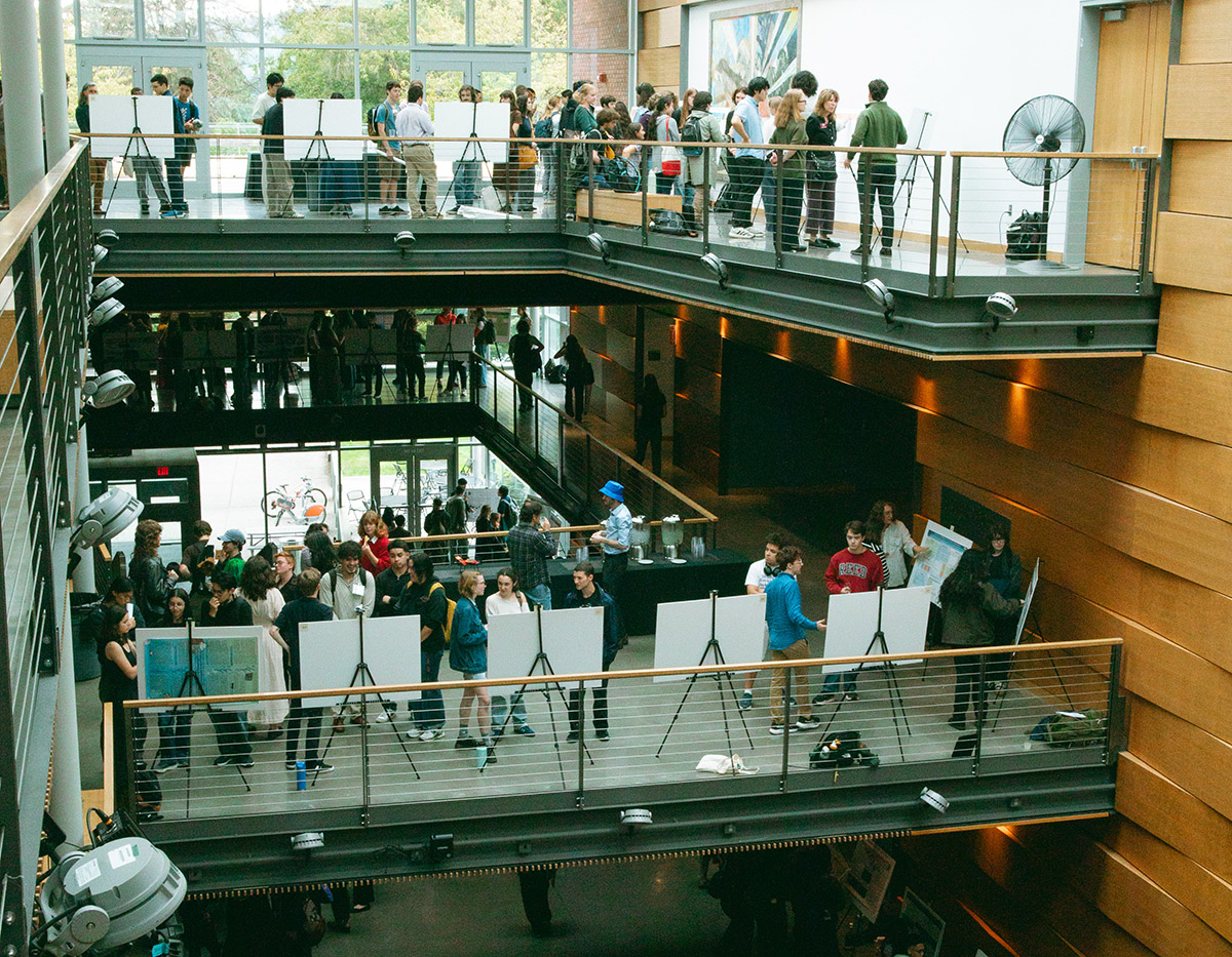 Reed community members gather in the PAB.