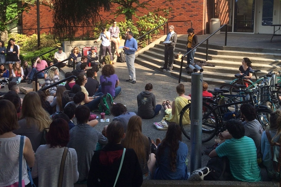 Protests from students in the Vollum Lecture Hall sent the Hum 110 lecture to the Vollum steps.