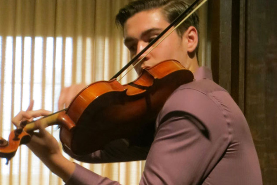 Violinist Receives Kahan Fellowship