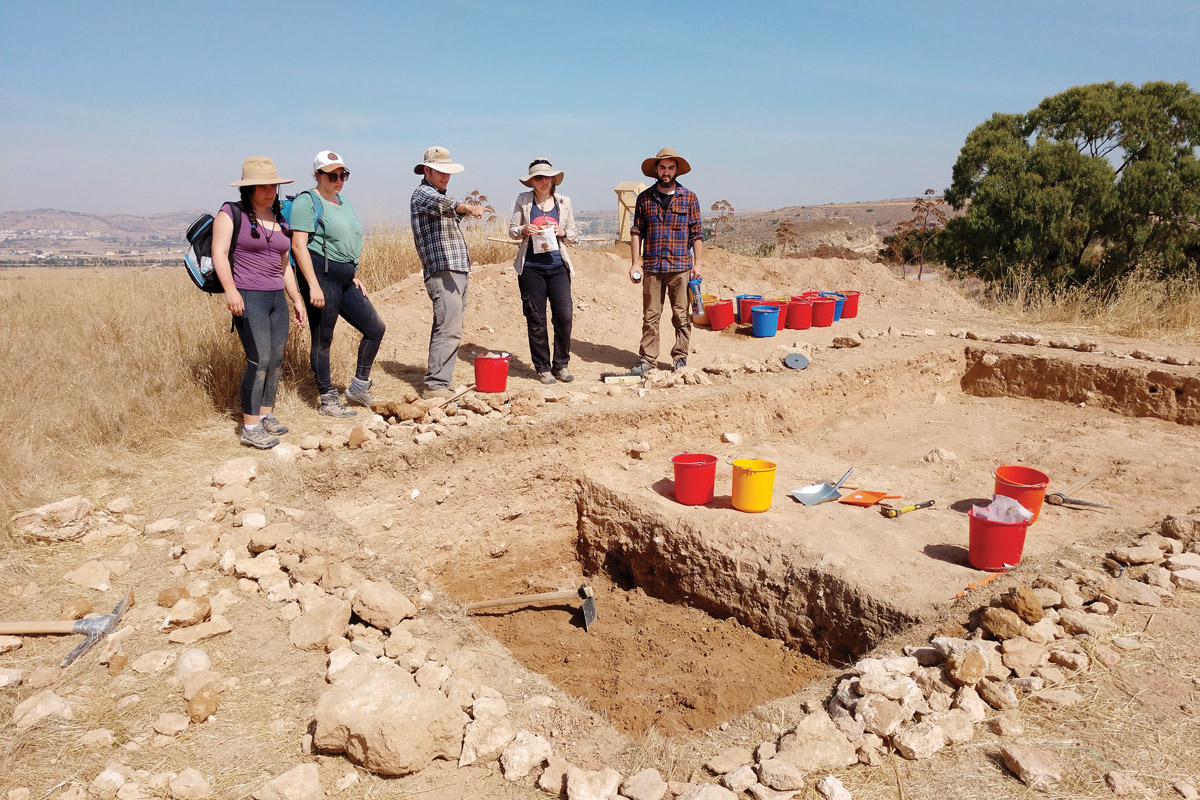 Prof. Tom Landvatter (center) explains the stratigraphy of the excavation unit, with Ye&amp;#575;im Yilmaz &amp;#8217;20, Maia Shideler &amp;#8217;20, trench supervisor Melanie Godsey (PhD student at the University of North Carolina, Chapel Hill), and Duncan Feiges &amp;#8217;20.