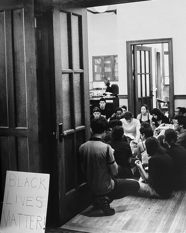 Photo of students occupying Eliot Hall
