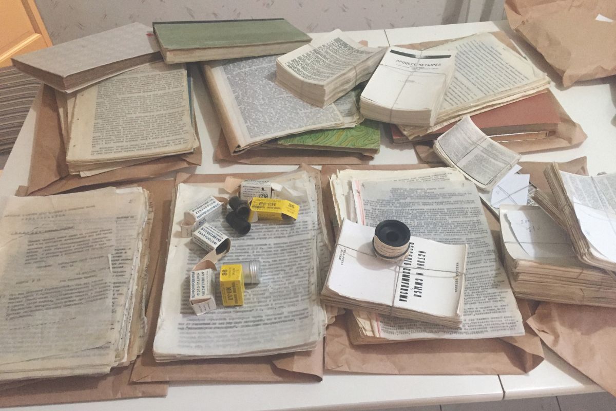 A collection of Soviet-era samizdat, illegal documents circulated by dissidents in opposition to the state.