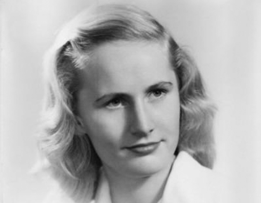 Photo of June  Ekstrom Bennett  ’50