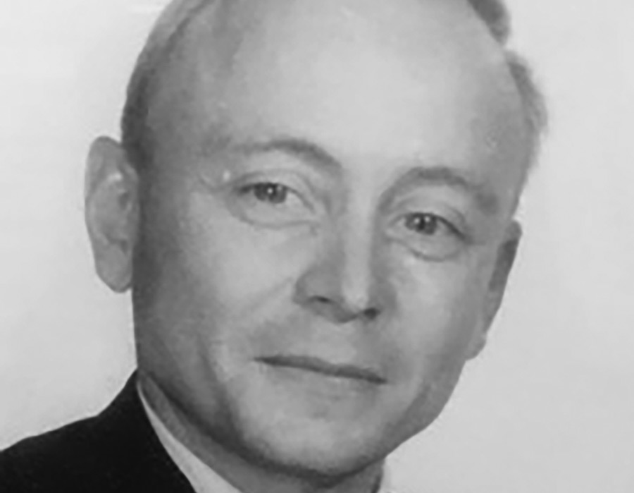 Photo of Robert Helliwell   ’58