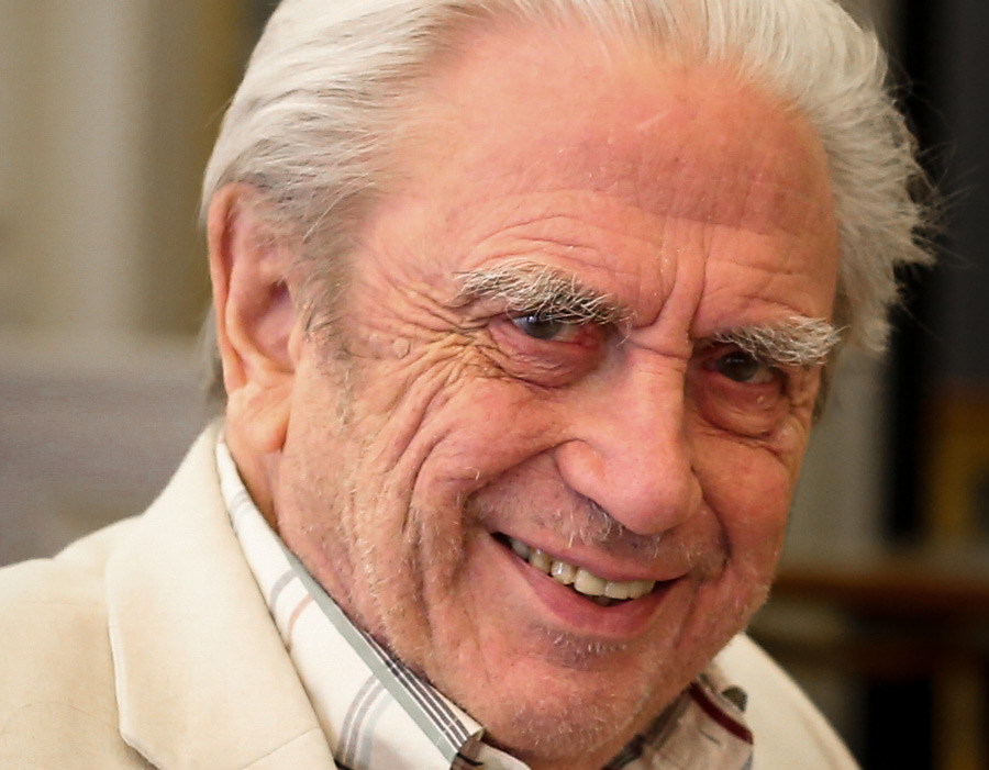 Photo of Warner  Eliot  ’46