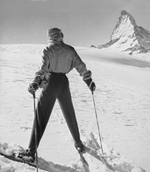 Harper’s Bazaar ran a spread of skiers modelling Pucci's clothes on the slopes of Zermatt in 1948.