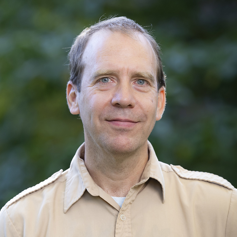 Photo portrait of Tom Humphrey, art director.